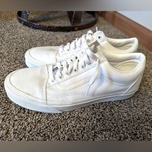 Men’s Vans white lace up size 9
